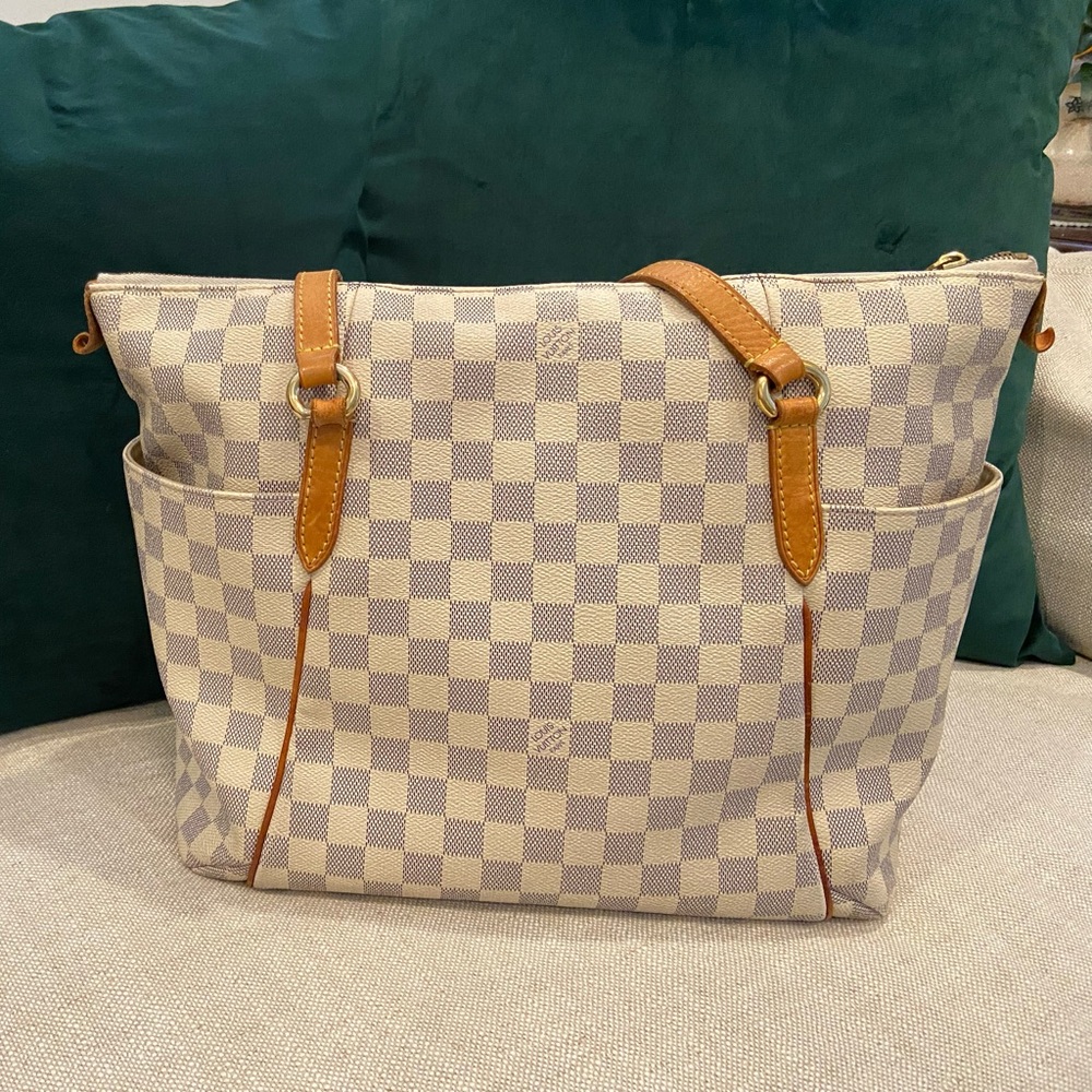 Authentic Louis Vuitton Totally MM Cream Damier Azur